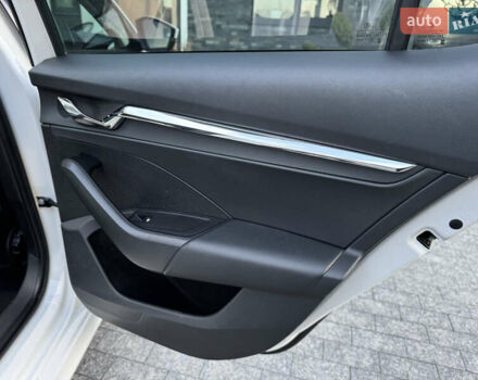 Белый Шкода Октавия, объемом двигателя 1.97 л и пробегом 243 тыс. км за 21500 $, фото 61 на Automoto.ua