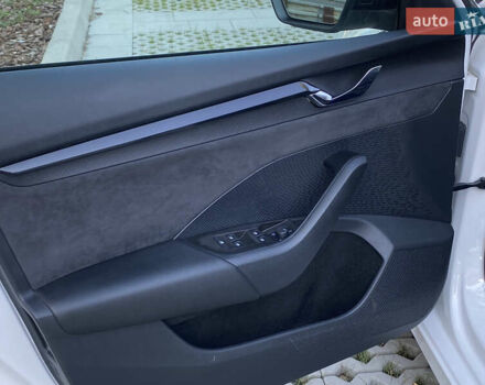 Білий Шкода Октавія, об'ємом двигуна 2 л та пробігом 160 тис. км за 27999 $, фото 40 на Automoto.ua