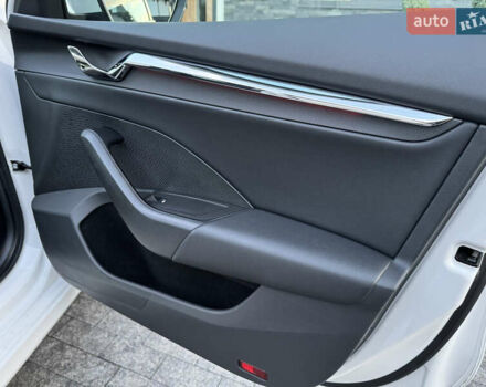 Белый Шкода Октавия, объемом двигателя 1.97 л и пробегом 243 тыс. км за 21500 $, фото 62 на Automoto.ua