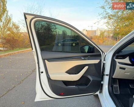 Білий Шкода Октавія, об'ємом двигуна 1.97 л та пробігом 55 тис. км за 33000 $, фото 35 на Automoto.ua