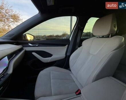 Білий Шкода Октавія, об'ємом двигуна 1.97 л та пробігом 55 тис. км за 33000 $, фото 69 на Automoto.ua