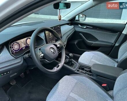 Білий Шкода Октавія, об'ємом двигуна 1.5 л та пробігом 15 тис. км за 33900 $, фото 6 на Automoto.ua