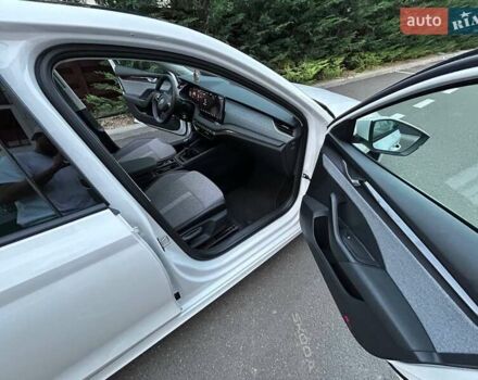 Білий Шкода Октавія, об'ємом двигуна 1.5 л та пробігом 15 тис. км за 33900 $, фото 11 на Automoto.ua