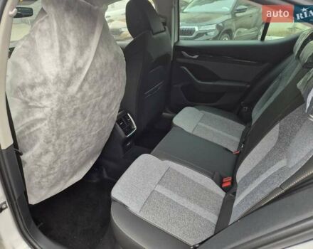 Білий Шкода Октавія, об'ємом двигуна 1.5 л та пробігом 15 тис. км за 33900 $, фото 3 на Automoto.ua