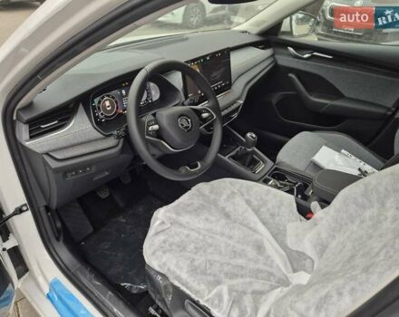 Білий Шкода Октавія, об'ємом двигуна 1.5 л та пробігом 15 тис. км за 33900 $, фото 1 на Automoto.ua