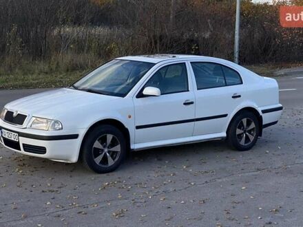 Белый Шкода Октавия, объемом двигателя 1.78 л и пробегом 244 тыс. км за 3000 $, фото 1 на Automoto.ua
