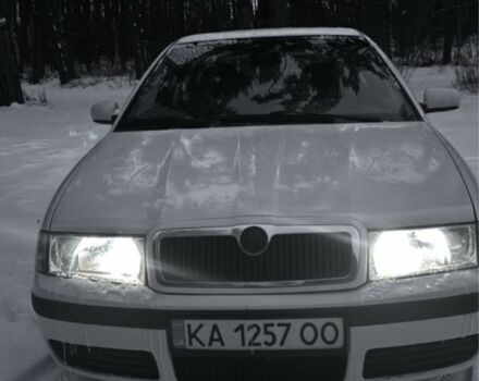 Белый Шкода Октавия, объемом двигателя 1.8 л и пробегом 230 тыс. км за 3900 $, фото 1 на Automoto.ua