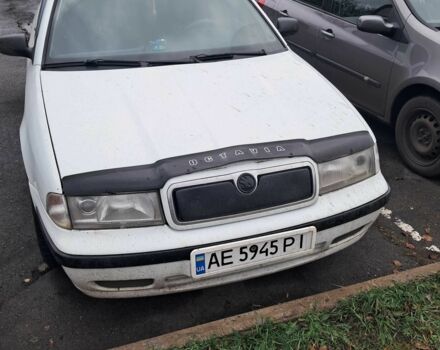 Белый Шкода Октавия, объемом двигателя 1.6 л и пробегом 360 тыс. км за 1416 $, фото 1 на Automoto.ua