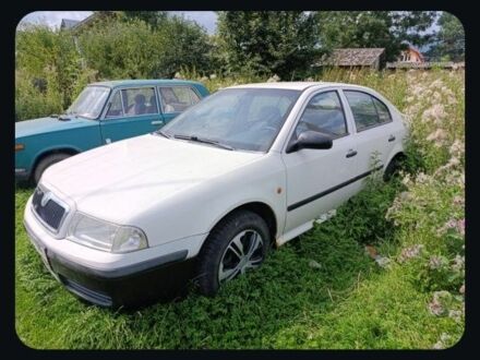 Белый Шкода Октавия, объемом двигателя 0 л и пробегом 290 тыс. км за 800 $, фото 1 на Automoto.ua