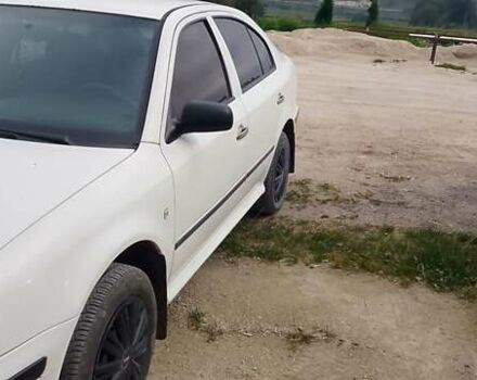 Белый Шкода Октавия, объемом двигателя 1.6 л и пробегом 591 тыс. км за 2900 $, фото 1 на Automoto.ua