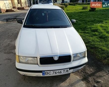 Белый Шкода Октавия, объемом двигателя 1.6 л и пробегом 307 тыс. км за 2200 $, фото 1 на Automoto.ua