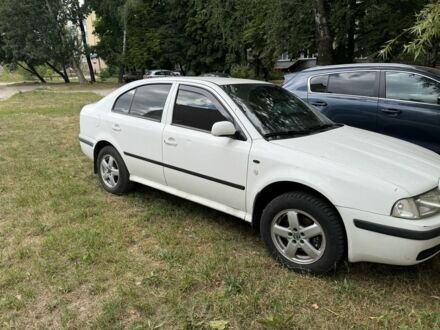 Білий Шкода Октавія, об'ємом двигуна 2 л та пробігом 302 тис. км за 2700 $, фото 1 на Automoto.ua