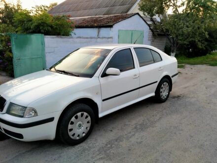 Білий Шкода Октавія, об'ємом двигуна 1.6 л та пробігом 356 тис. км за 4000 $, фото 1 на Automoto.ua