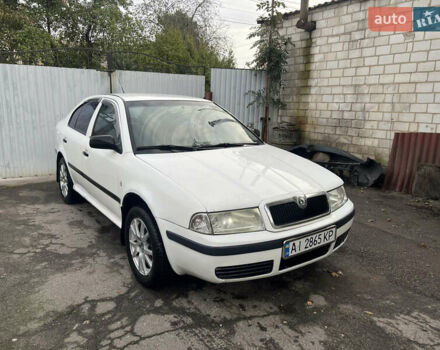 Белый Шкода Октавия, объемом двигателя 1.6 л и пробегом 332 тыс. км за 2500 $, фото 1 на Automoto.ua