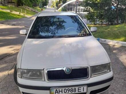 Білий Шкода Октавія, об'ємом двигуна 1.6 л та пробігом 400 тис. км за 4500 $, фото 1 на Automoto.ua