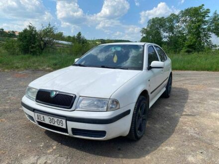 Шкода Октавия 2002 в Хусте на Automoto.ua Белый Шкода Октавия, объемом двигателя 1.6 л и пробегом 412 тыс. км за 1400 $, фото 1 на Automoto.ua