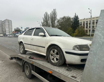 Белый Шкода Октавия, объемом двигателя 1.6 л и пробегом 200 тыс. км за 1800 $, фото 1 на Automoto.ua