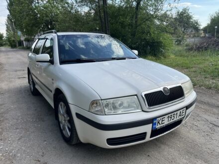Білий Шкода Октавія, об'ємом двигуна 1.8 л та пробігом 222 тис. км за 4200 $, фото 1 на Automoto.ua