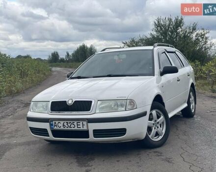 Белый Шкода Октавия, объемом двигателя 1.98 л и пробегом 301 тыс. км за 5500 $, фото 1 на Automoto.ua