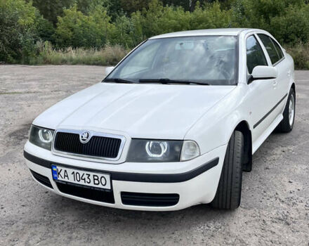 Білий Шкода Октавія, об'ємом двигуна 1.8 л та пробігом 420 тис. км за 4500 $, фото 1 на Automoto.ua
