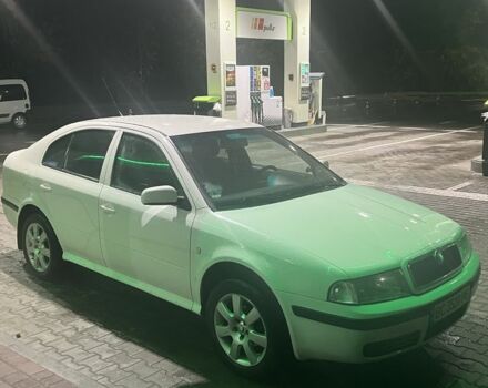 Белый Шкода Октавия, объемом двигателя 1.6 л и пробегом 237 тыс. км за 5400 $, фото 1 на Automoto.ua