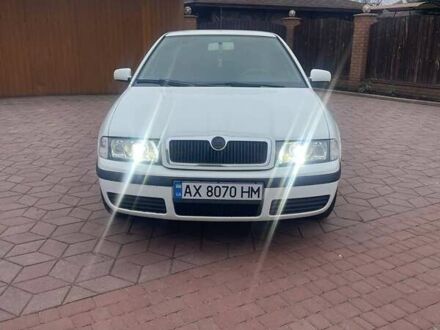 Белый Шкода Октавия, объемом двигателя 1.6 л и пробегом 300 тыс. км за 5450 $, фото 1 на Automoto.ua