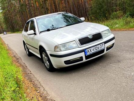 Шкода Октавия 2005 в Краснокутске на Automoto.ua Белый Шкода Октавия, объемом двигателя 1.8 л и пробегом 172 тыс. км за 5500 $, фото 1 на Automoto.ua
