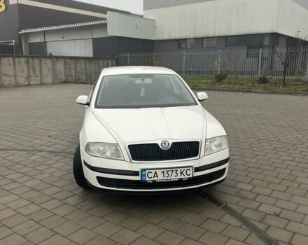 Белый Шкода Октавия, объемом двигателя 1.6 л и пробегом 295 тыс. км за 5850 $, фото 1 на Automoto.ua