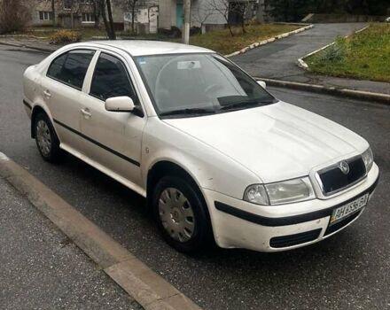 Белый Шкода Октавия, объемом двигателя 1.6 л и пробегом 325 тыс. км за 4600 $, фото 1 на Automoto.ua