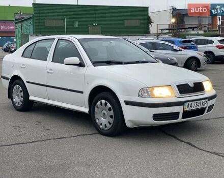 Белый Шкода Октавия, объемом двигателя 1.6 л и пробегом 261 тыс. км за 4750 $, фото 1 на Automoto.ua