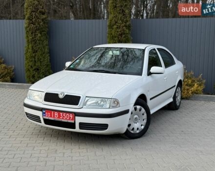 Белый Шкода Октавия, объемом двигателя 1.6 л и пробегом 249 тыс. км за 5400 $, фото 1 на Automoto.ua