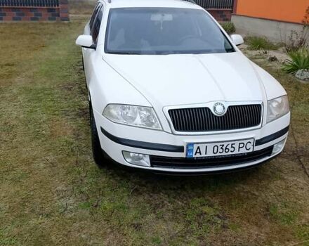 Белый Шкода Октавия, объемом двигателя 2 л и пробегом 250 тыс. км за 4450 $, фото 1 на Automoto.ua