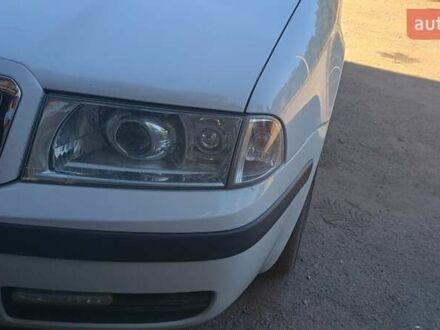 Белый Шкода Октавия, объемом двигателя 1.9 л и пробегом 330 тыс. км за 6000 $, фото 1 на Automoto.ua