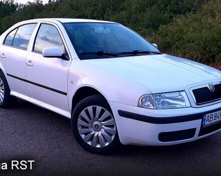 Білий Шкода Октавія, об'ємом двигуна 1.6 л та пробігом 32000 тис. км за 4900 $, фото 1 на Automoto.ua