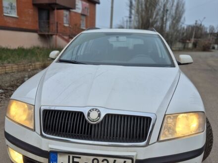 Белый Шкода Октавия, объемом двигателя 1.9 л и пробегом 300 тыс. км за 3000 $, фото 1 на Automoto.ua