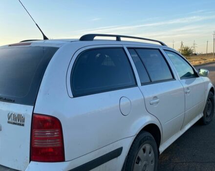 Білий Шкода Октавія, об'ємом двигуна 1.6 л та пробігом 212 тис. км за 6000 $, фото 1 на Automoto.ua