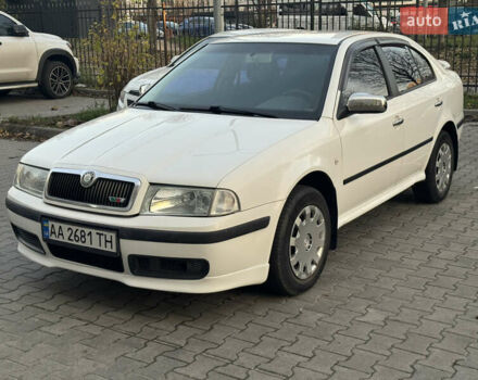 Белый Шкода Октавия, объемом двигателя 1.6 л и пробегом 213 тыс. км за 4500 $, фото 1 на Automoto.ua