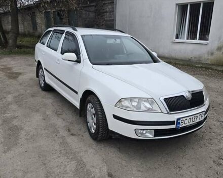 Білий Шкода Октавія, об'ємом двигуна 1.6 л та пробігом 236 тис. км за 5500 $, фото 1 на Automoto.ua