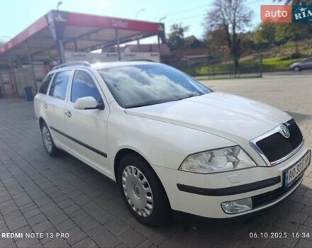 Белый Шкода Октавия, объемом двигателя 1.9 л и пробегом 294 тыс. км за 5800 $, фото 1 на Automoto.ua