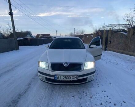 Белый Шкода Октавия, объемом двигателя 1.8 л и пробегом 284 тыс. км за 6000 $, фото 1 на Automoto.ua
