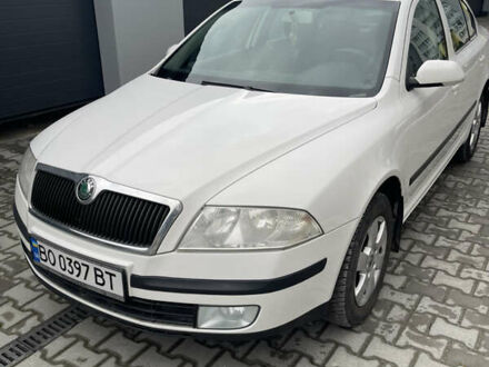 Шкода Октавия 2008 в Тернополе на Automoto.ua Белый Шкода Октавия, объемом двигателя 1.6 л и пробегом 294 тыс. км за 5500 $, фото 1 на Automoto.ua