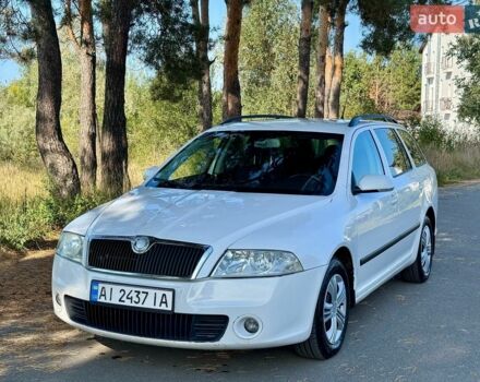 Білий Шкода Октавія, об'ємом двигуна 2 л та пробігом 302 тис. км за 5900 $, фото 1 на Automoto.ua