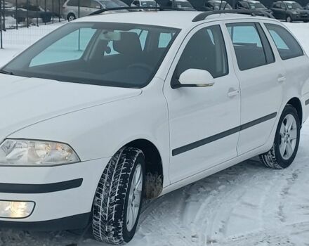 Белый Шкода Октавия, объемом двигателя 1.6 л и пробегом 267 тыс. км за 6200 $, фото 1 на Automoto.ua