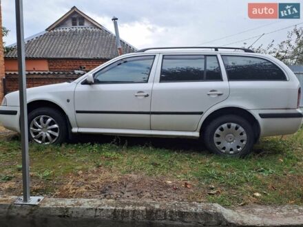Білий Шкода Октавія, об'ємом двигуна 1.6 л та пробігом 440 тис. км за 4200 $, фото 1 на Automoto.ua