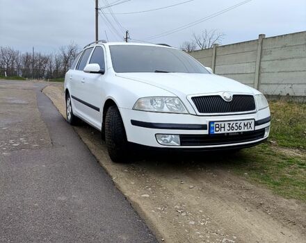 Белый Шкода Октавия, объемом двигателя 1.8 л и пробегом 198 тыс. км за 6500 $, фото 1 на Automoto.ua