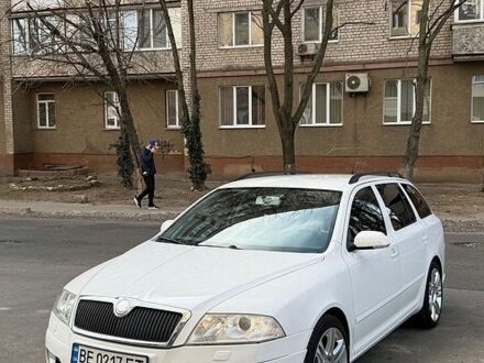 Білий Шкода Октавія, об'ємом двигуна 1.8 л та пробігом 244 тис. км за 6500 $, фото 1 на Automoto.ua