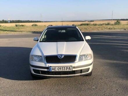 Белый Шкода Октавия, объемом двигателя 2 л и пробегом 227 тыс. км за 7600 $, фото 1 на Automoto.ua