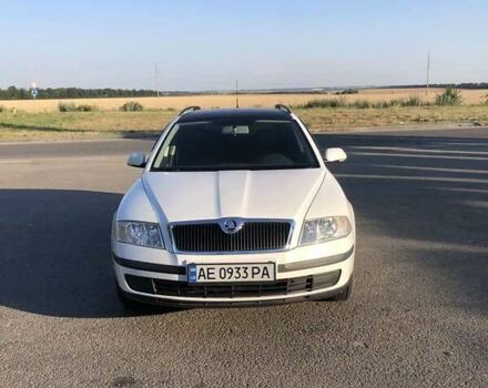 Белый Шкода Октавия, объемом двигателя 2 л и пробегом 227 тыс. км за 7600 $, фото 1 на Automoto.ua