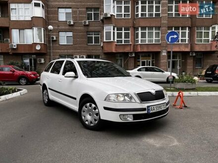 Шкода Октавия 2008 в Коростышеве на Automoto.ua Белый Шкода Октавия, объемом двигателя 1.6 л и пробегом 307 тыс. км за 5500 $, фото 1 на Automoto.ua