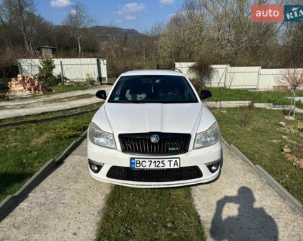 Белый Шкода Октавия, объемом двигателя 2 л и пробегом 260 тыс. км за 8499 $, фото 1 на Automoto.ua